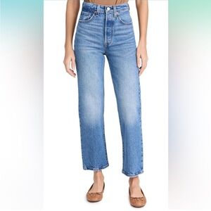 Levi’s Ribcage ankle straight size 24 EUC medium wash